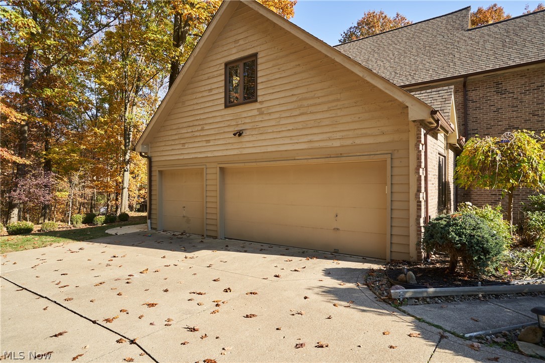 8477 Timber Trail Brecksville OH 44141