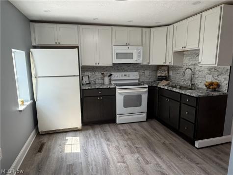 623 Highland Avenue Barberton OH 44203