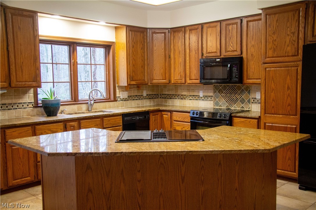 8215 Whispering Pines Drive Novelty OH 44072