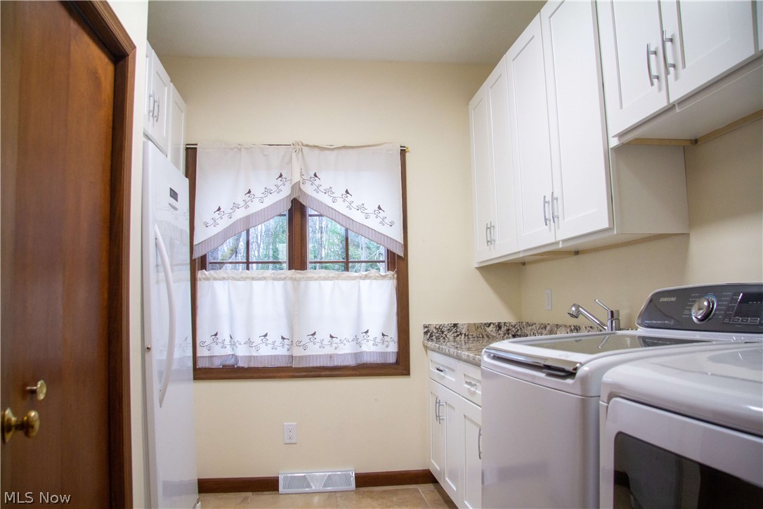 8215 Whispering Pines Drive Novelty OH 44072
