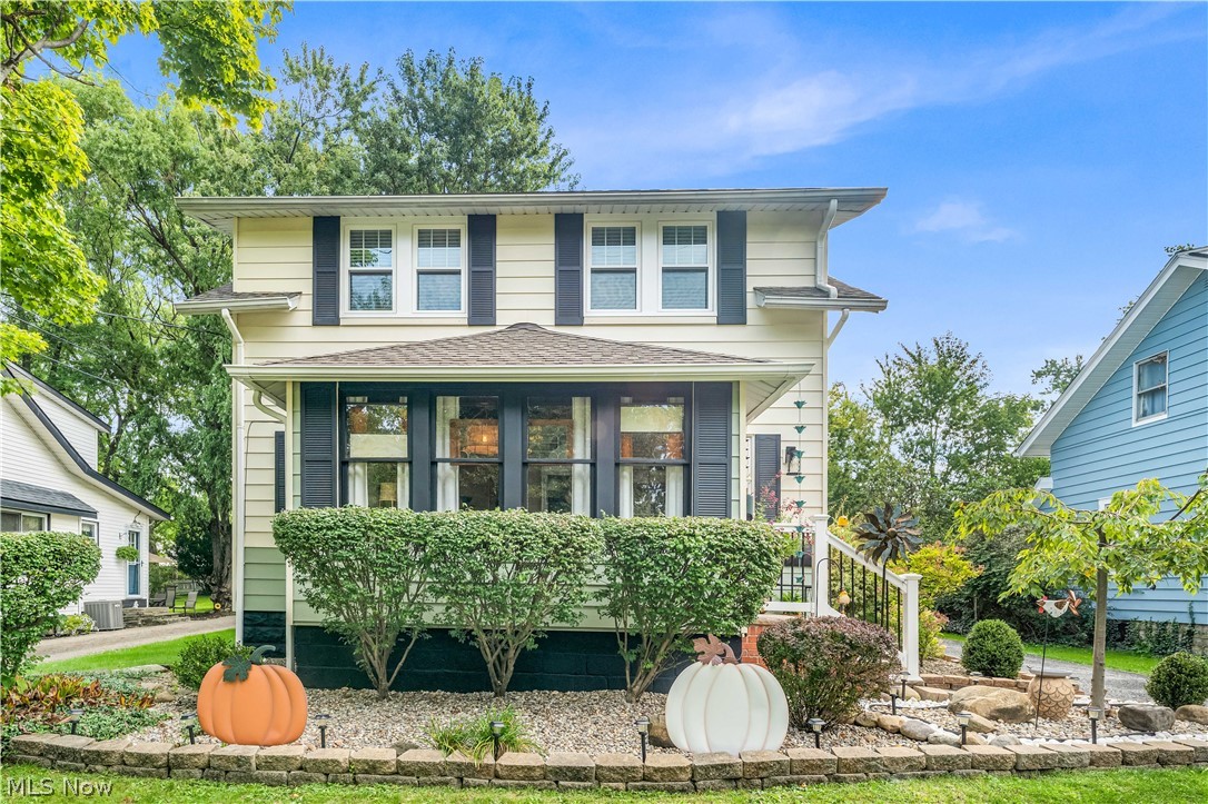 1563 Commodore Road Lyndhurst OH 44124