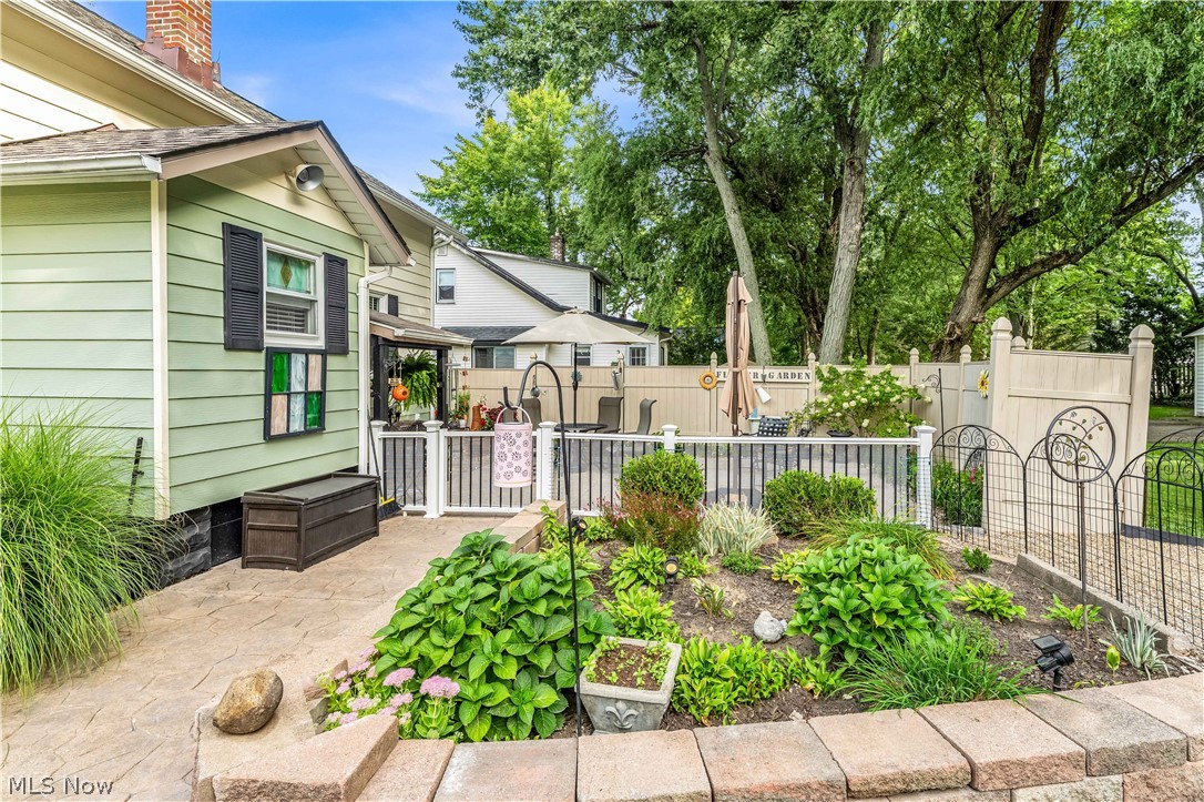 1563 Commodore Road Lyndhurst OH 44124