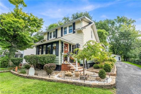 1563 Commodore Road Lyndhurst OH 44124