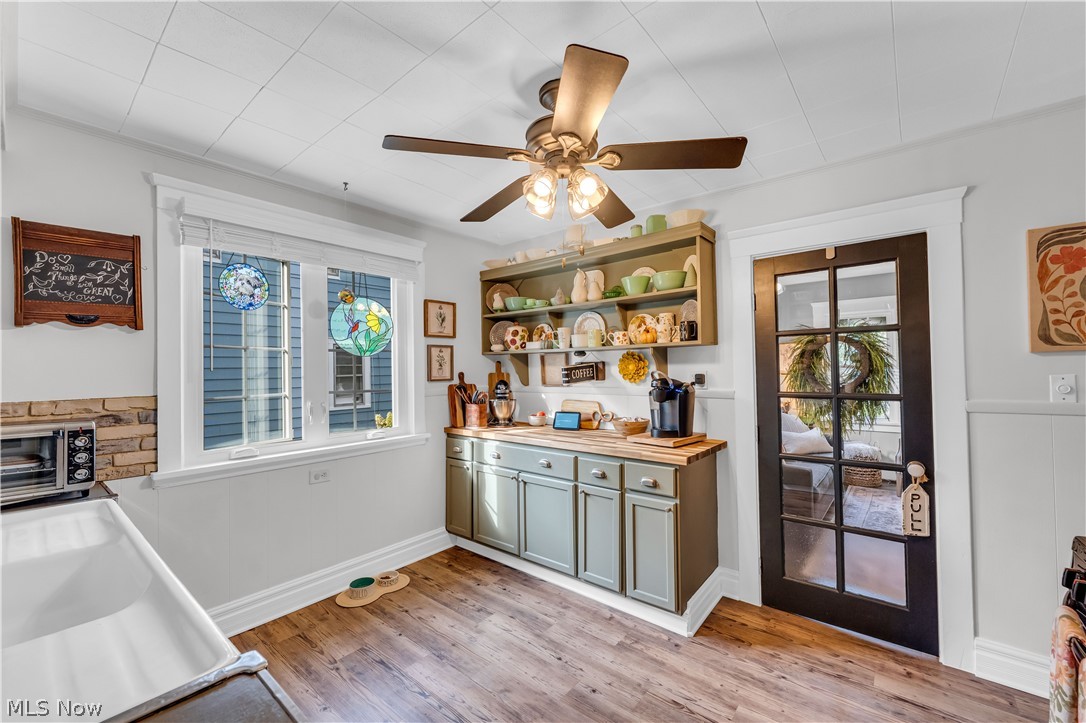 1563 Commodore Road Lyndhurst OH 44124