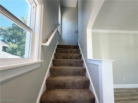 157 Fairlawn Avenue Elyria OH 44035