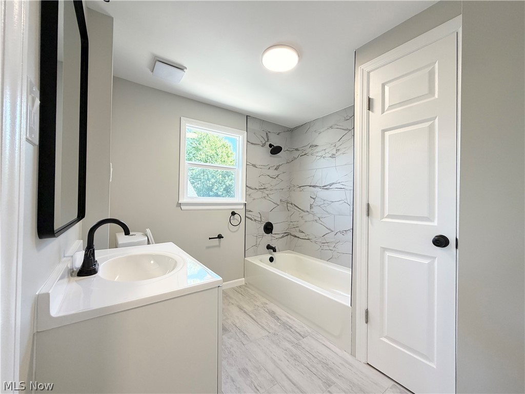 157 Fairlawn Avenue Elyria OH 44035