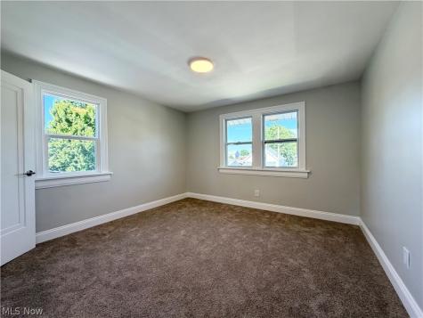 157 Fairlawn Avenue Elyria OH 44035