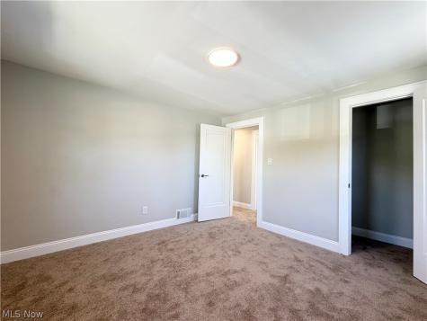 157 Fairlawn Avenue Elyria OH 44035