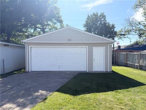 157 Fairlawn Avenue Elyria OH 44035