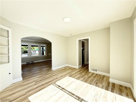 157 Fairlawn Avenue Elyria OH 44035