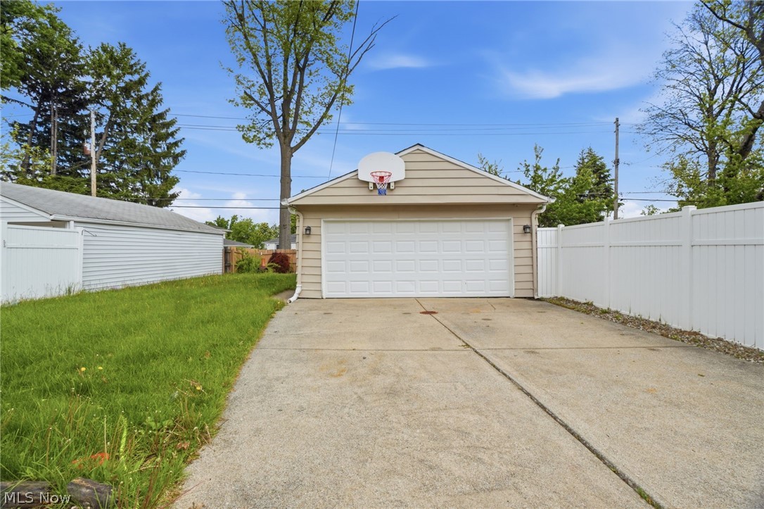 9210 Fernhill Avenue Parma OH 44129