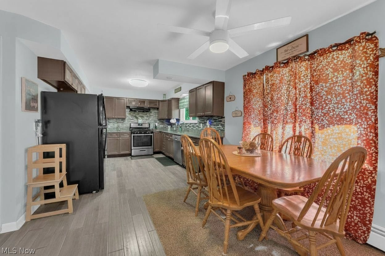 2212 Pleasant Valley Road Niles OH 44446