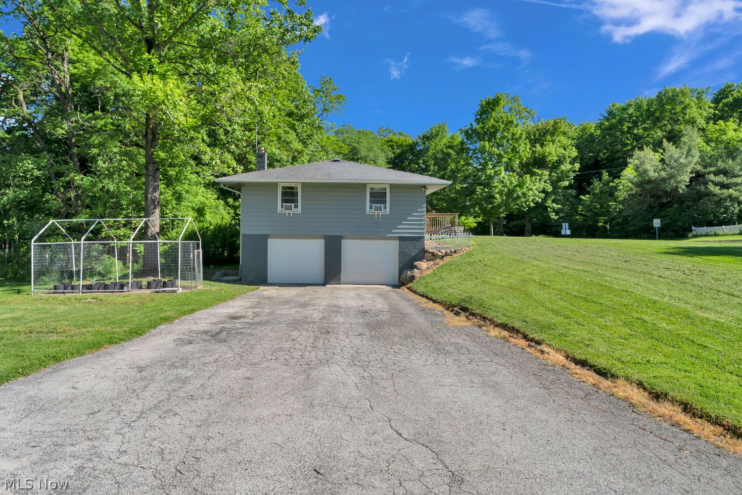 2212 Pleasant Valley Road Niles OH 44446