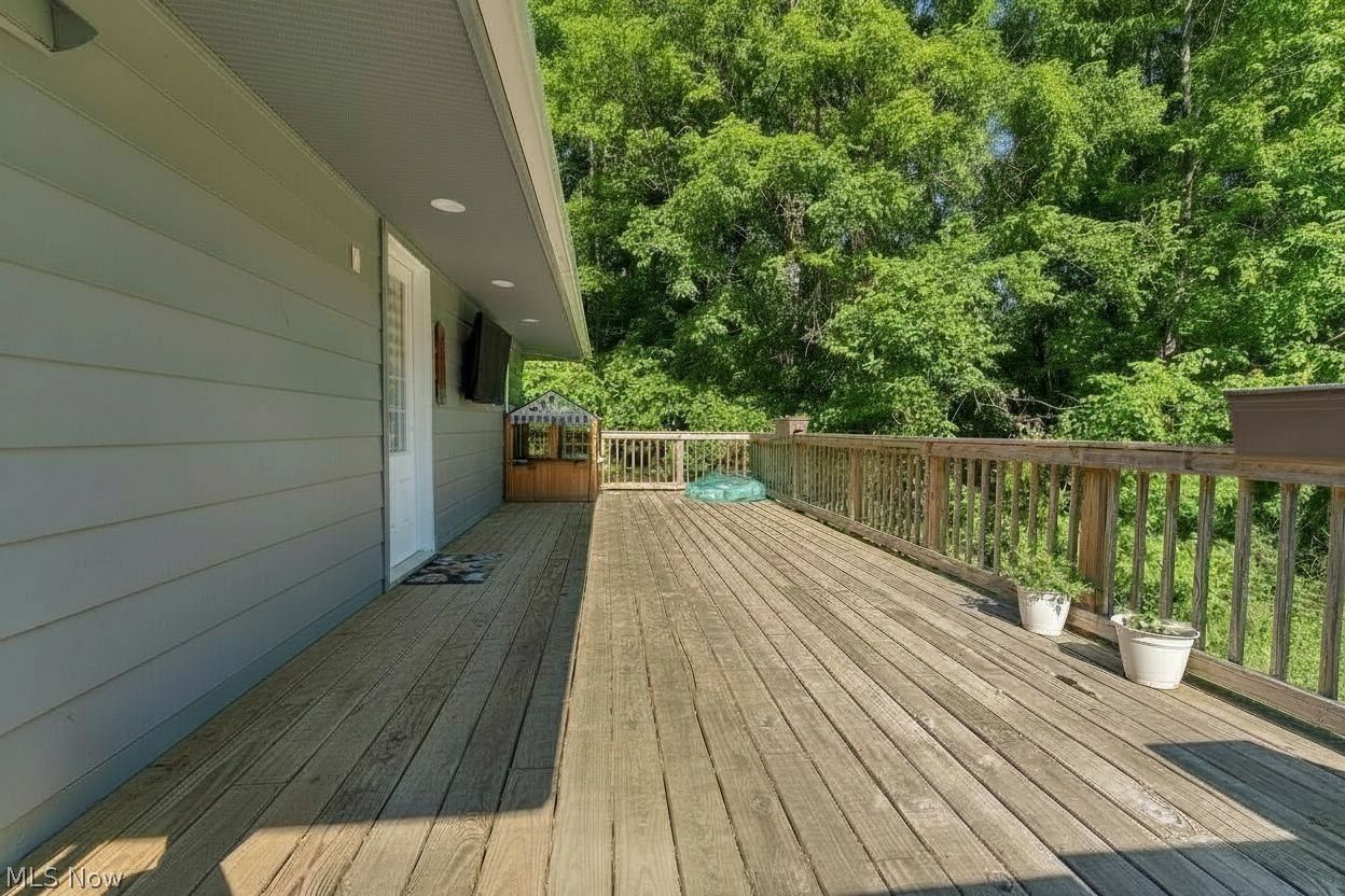 2212 Pleasant Valley Road Niles OH 44446