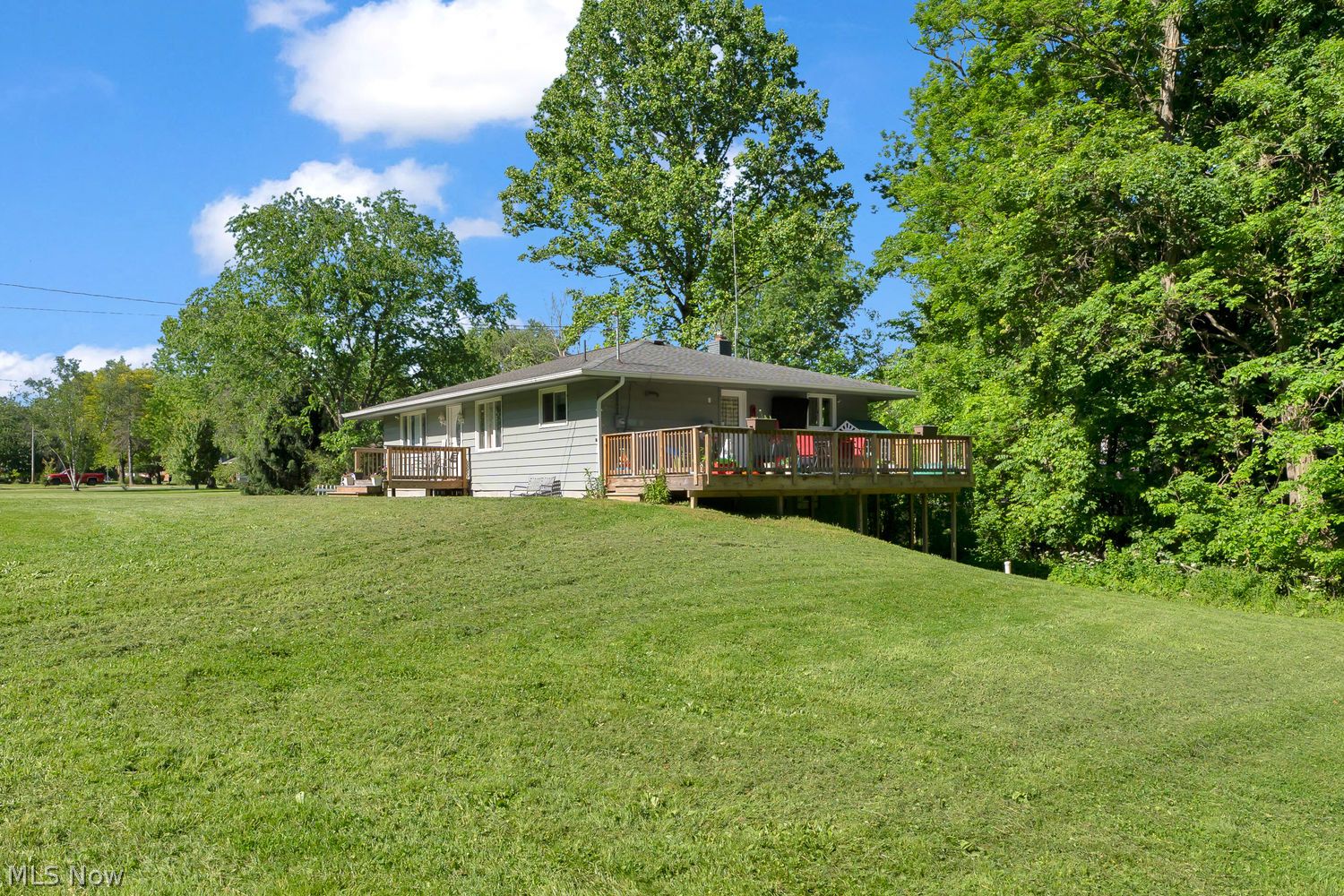 2212 Pleasant Valley Road Niles OH 44446