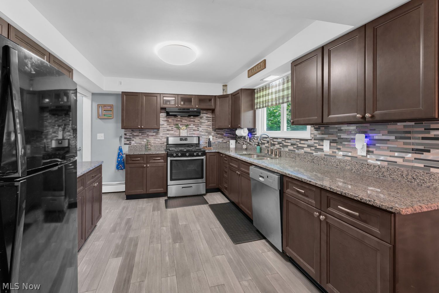2212 Pleasant Valley Road Niles OH 44446