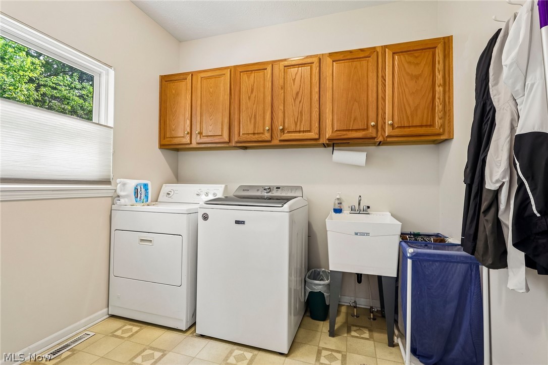 17459 Woodlawn Court Strongsville OH 44149