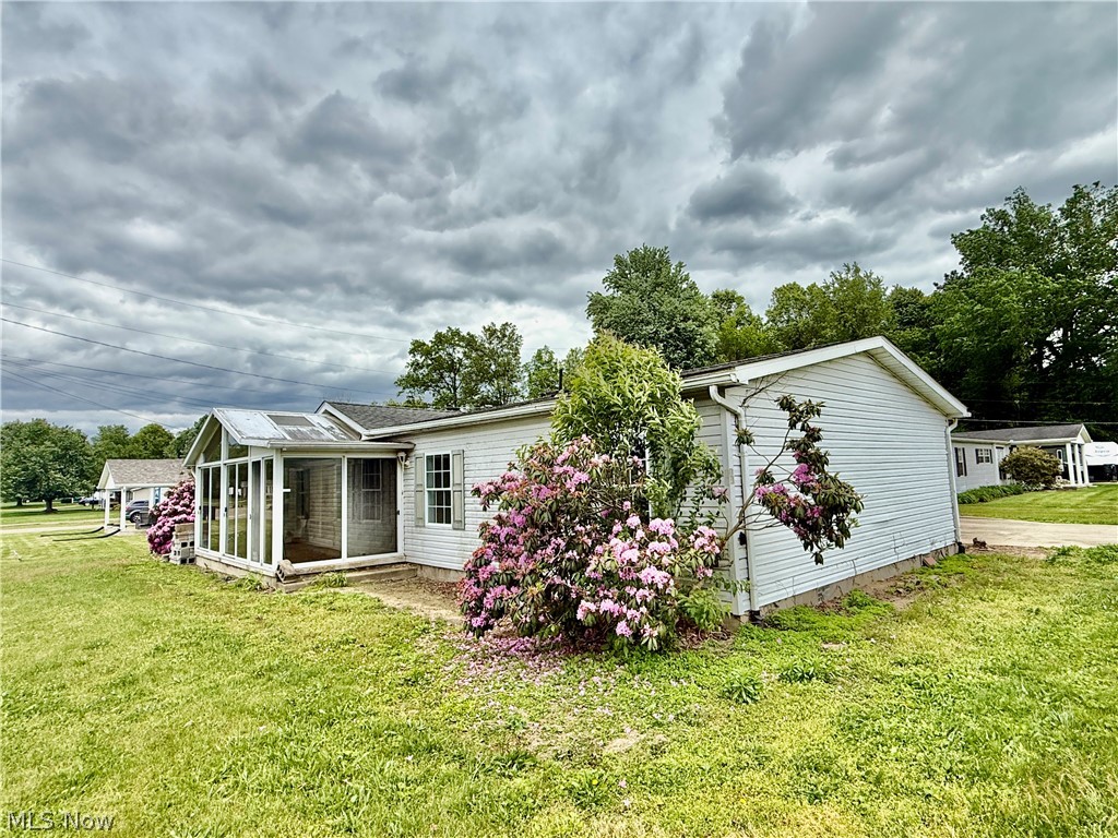 17 Stevy Lane Frazeysburg OH 43822