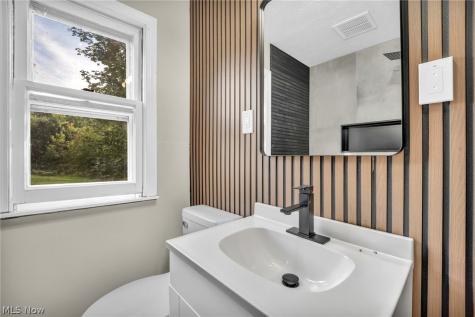 824 E Waterloo Road Coventry OH 44306