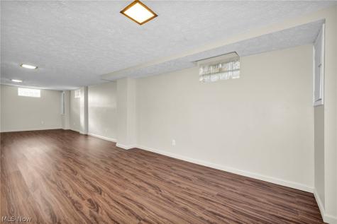 824 E Waterloo Road Coventry OH 44306