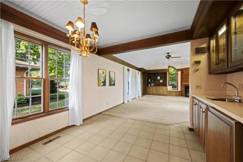 1822 Donna Drive Westlake OH 44145