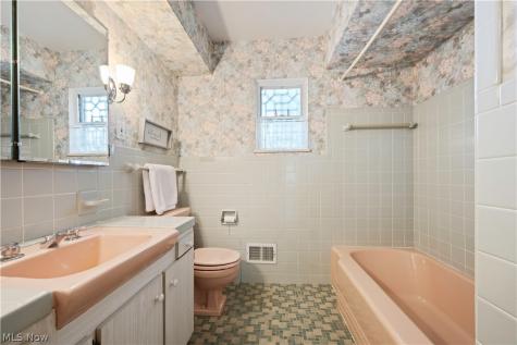 1822 Donna Drive Westlake OH 44145