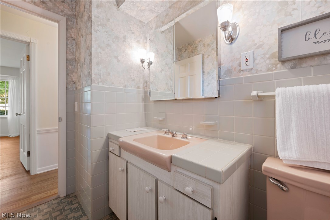 1822 Donna Drive Westlake OH 44145