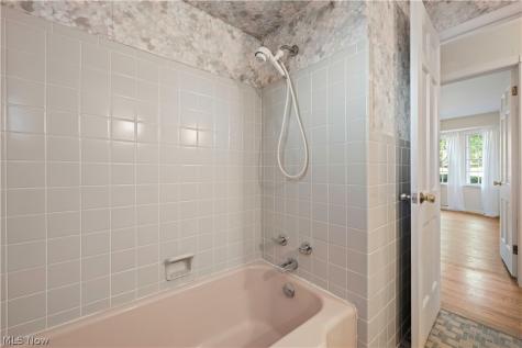 1822 Donna Drive Westlake OH 44145