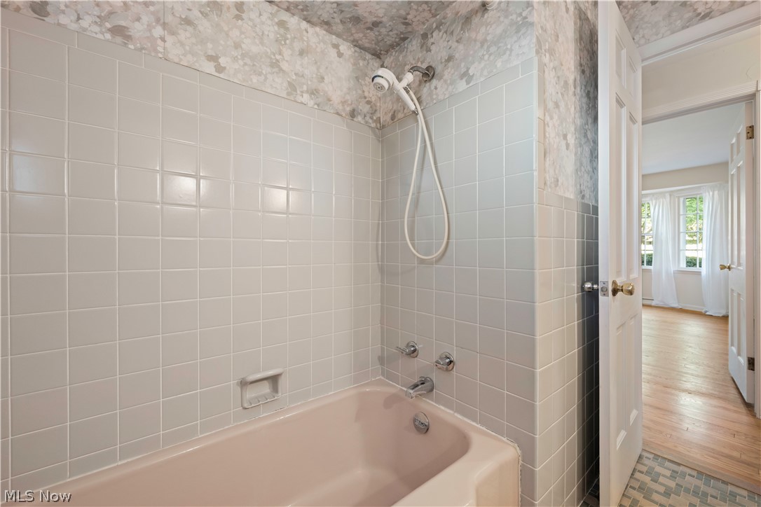 1822 Donna Drive Westlake OH 44145