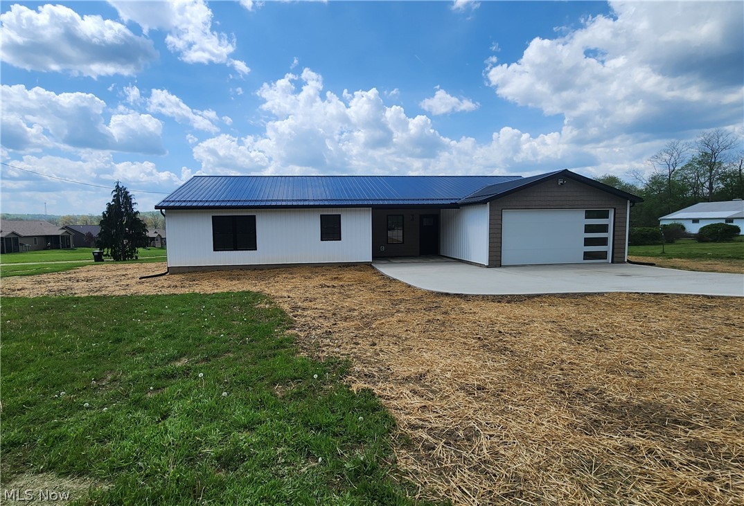 3190 Eastport Road SE Dennison OH 44621
