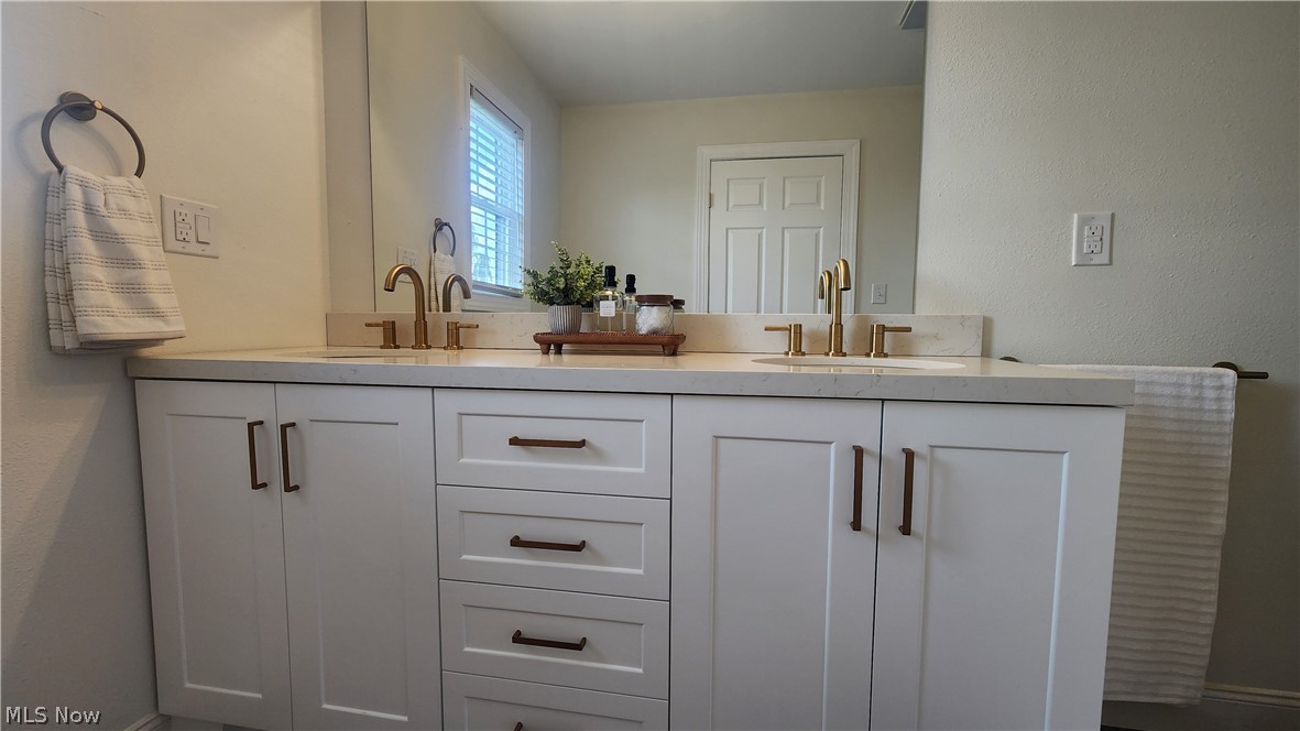 3190 Eastport Road SE Dennison OH 44621