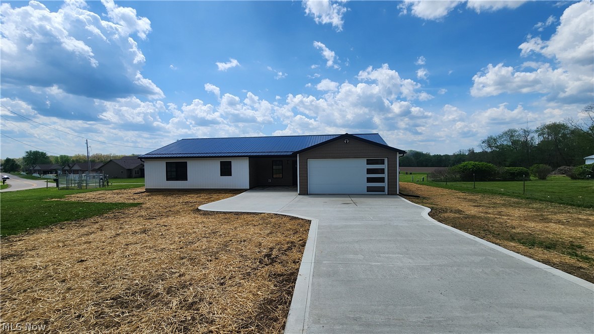 3190 Eastport Road SE Dennison OH 44621