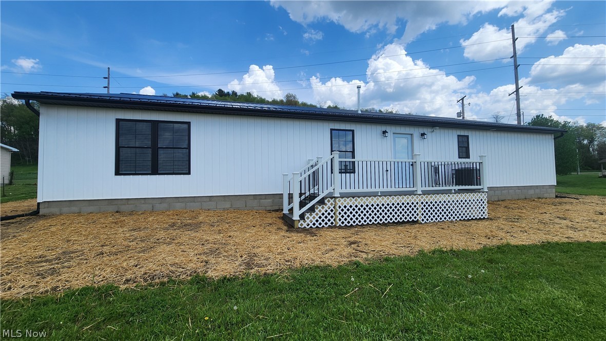 3190 Eastport Road SE Dennison OH 44621