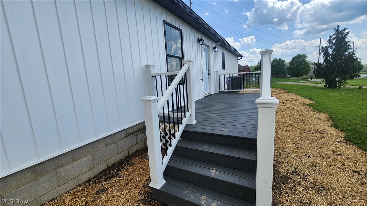 3190 Eastport Road SE Dennison OH 44621