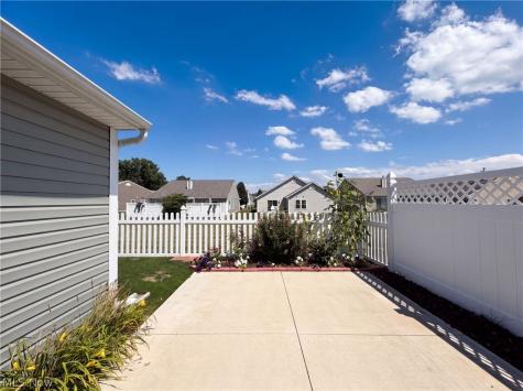 159 Prestwyck Lane Elyria OH 44035