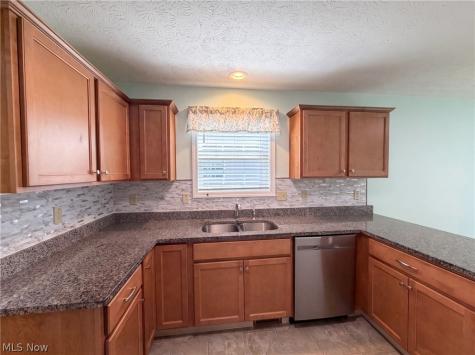159 Prestwyck Lane Elyria OH 44035