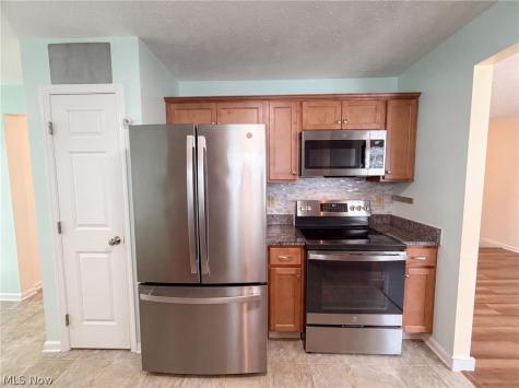 159 Prestwyck Lane Elyria OH 44035