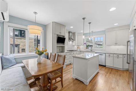 17531 Daleview Drive Lakewood OH 44107