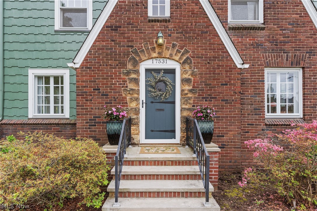 17531 Daleview Drive Lakewood OH 44107