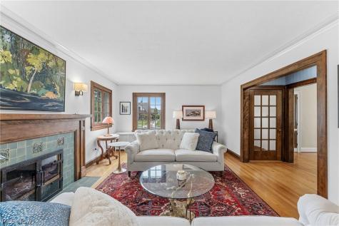 17531 Daleview Drive Lakewood OH 44107