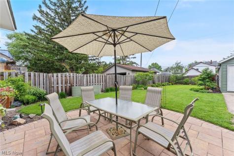 17531 Daleview Drive Lakewood OH 44107