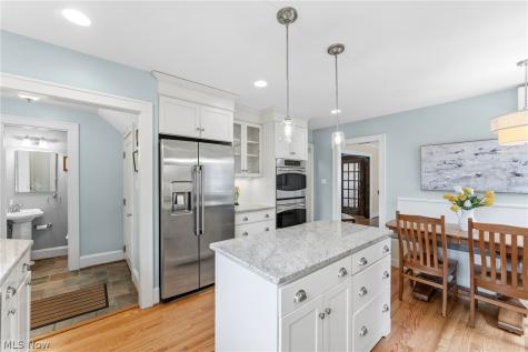 17531 Daleview Drive Lakewood OH 44107