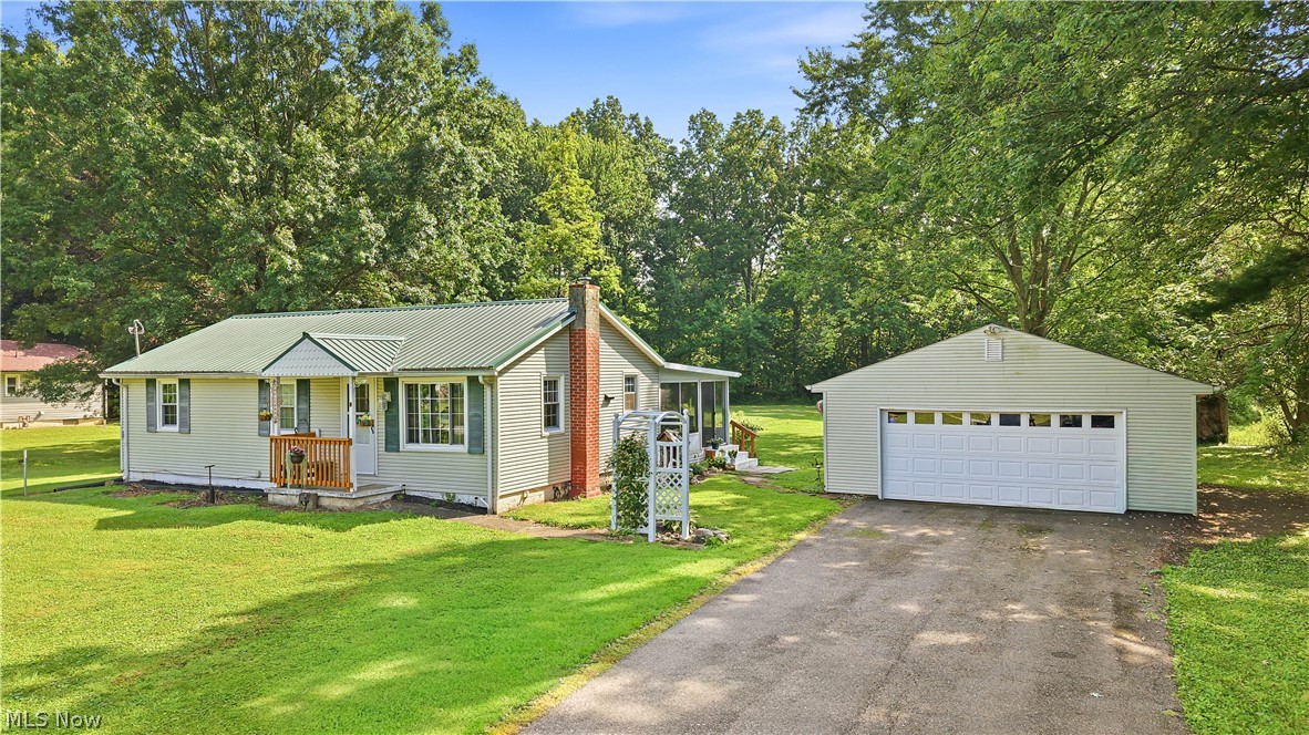 11596 Homestead Avenue NE Alliance OH 44601