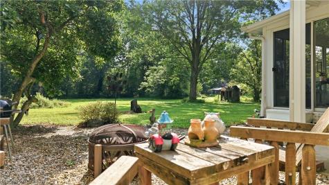 11596 Homestead Avenue NE Alliance OH 44601