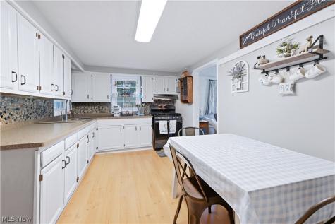 11596 Homestead Avenue NE Alliance OH 44601