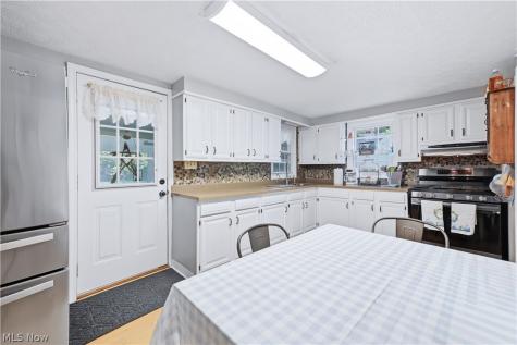 11596 Homestead Avenue NE Alliance OH 44601