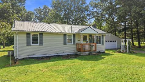 11596 Homestead Avenue NE Alliance OH 44601