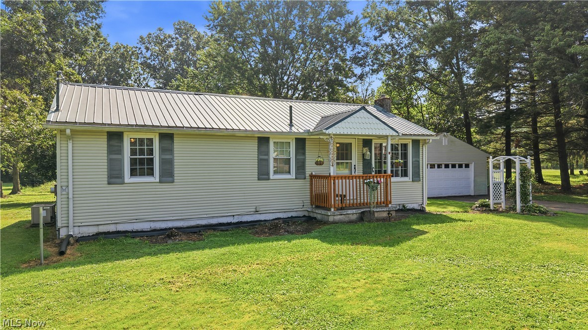 11596 Homestead Avenue NE Alliance OH 44601
