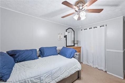 11596 Homestead Avenue NE Alliance OH 44601