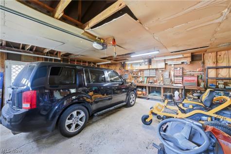 11596 Homestead Avenue NE Alliance OH 44601